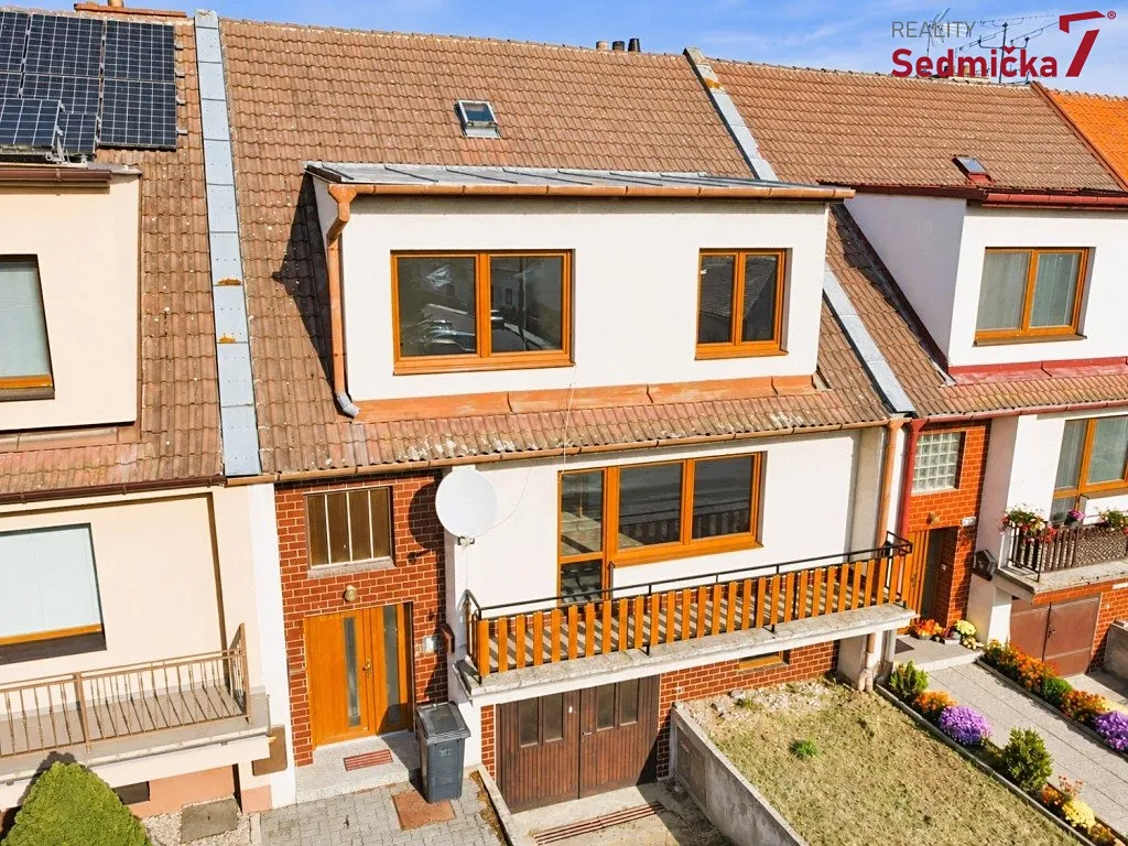 Prodej rodinného domu 300 m², pozemek 302 m²